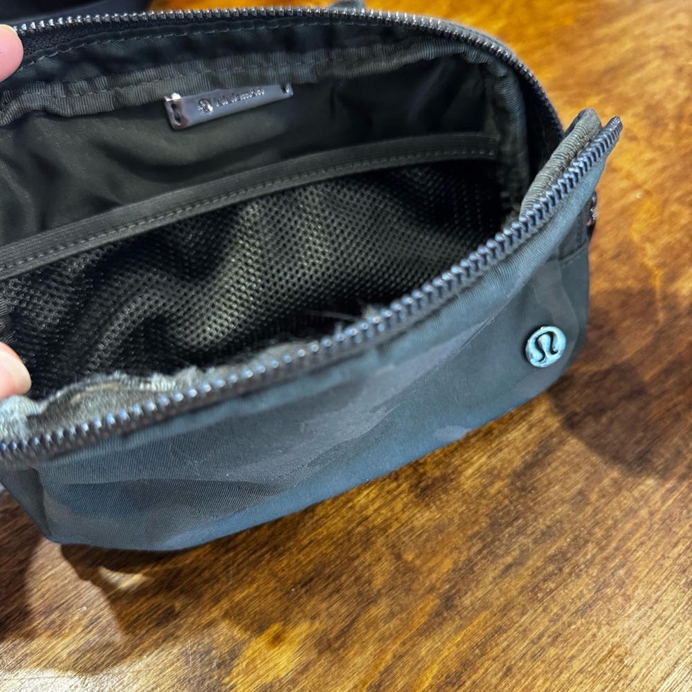 Lululemon Rare Everywhere Belt Bag 1L Heritage Camo Jacquard Max Dark Olive